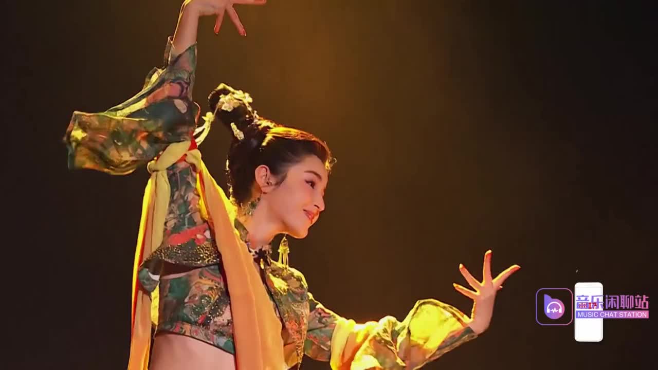 哈妮克孜《一梦敦煌》舞蹈